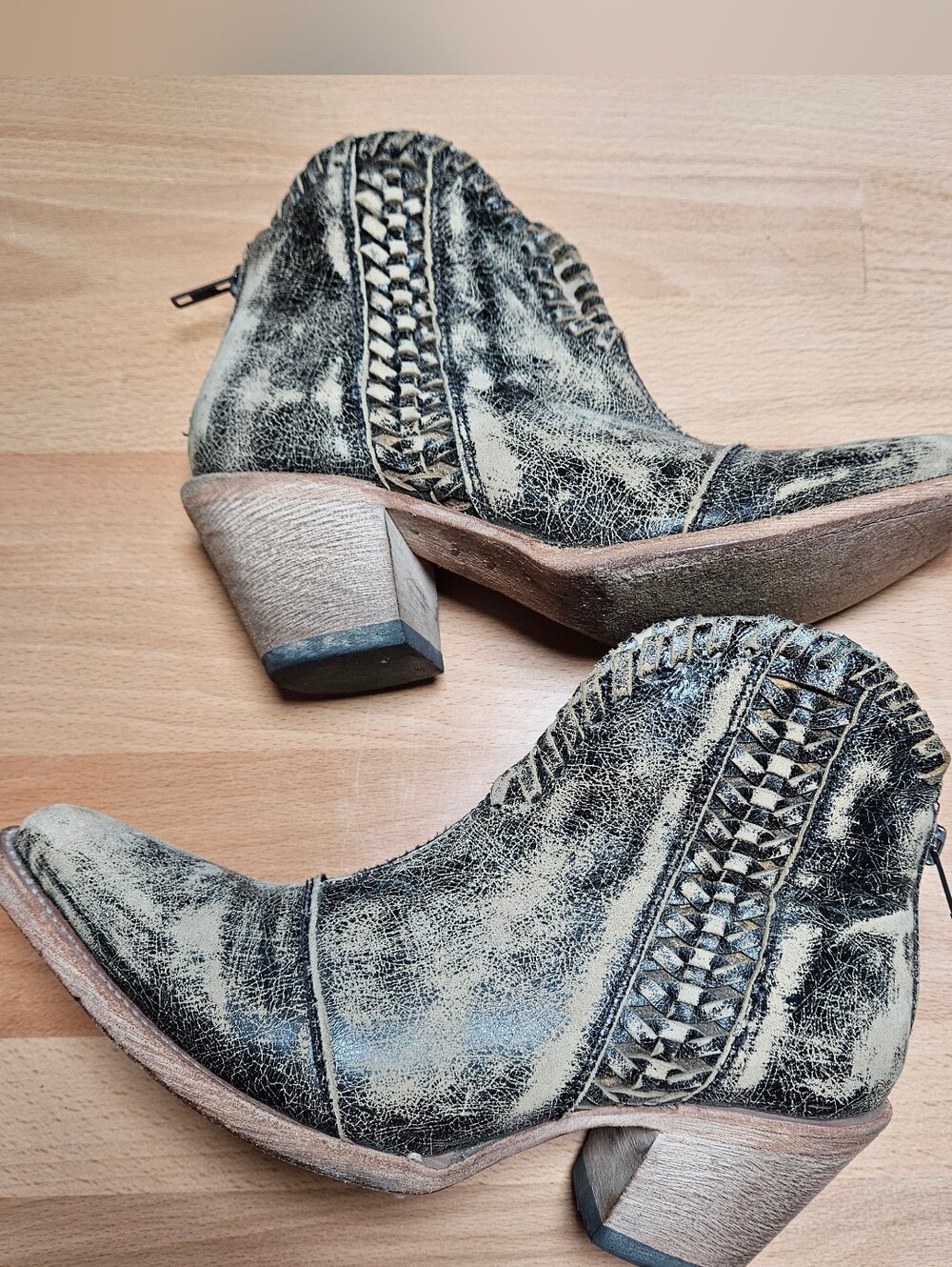 Circle G by Corral Woven Leather Distressed Western Ankle Boots Size 7.5